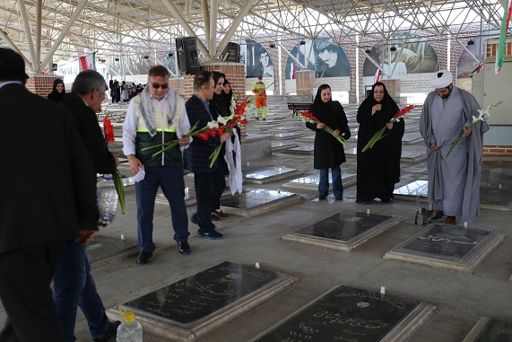 غباروبی مزار شهدا 4