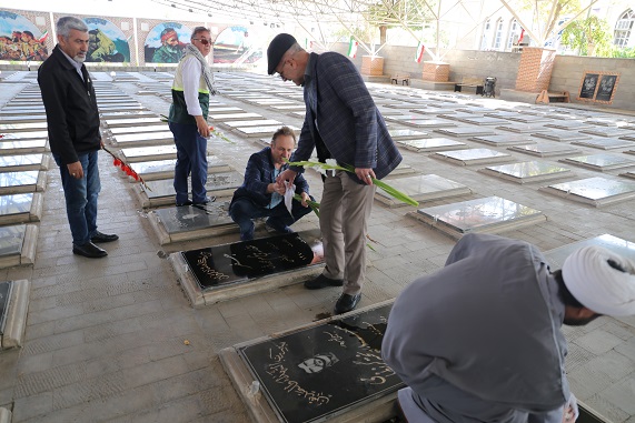 غباروبی مزار شهدا 6