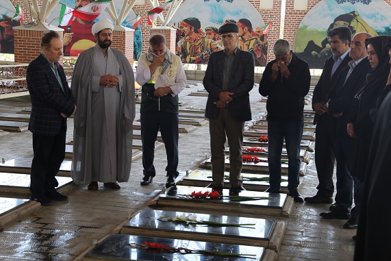 غباروبی مزار شهدا 18