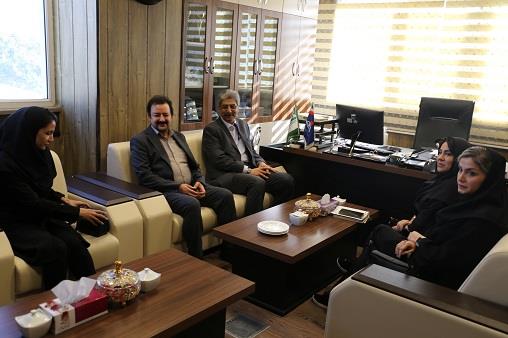 بازدید دکتر دقایقی و همکارانش 43