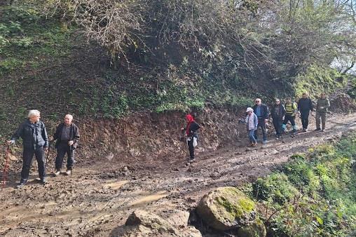 اردوی آبشار لاتون 6