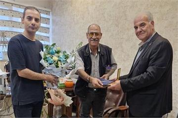 تجلیل از سال‌ها خدمت همکار بازنشسته در آستانه روز جهانی سالمندان