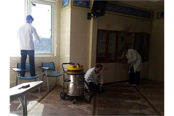 استقبال از ماه مبارک رمضان با غبارروبی نمازخانه پلی کلینیک بهداشت و درمان صنعت نفت شمالغرب